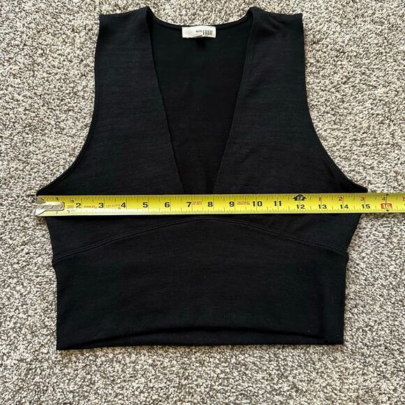 Wilfred Free black v-neck crop tank top size M - Picture 11 of 12